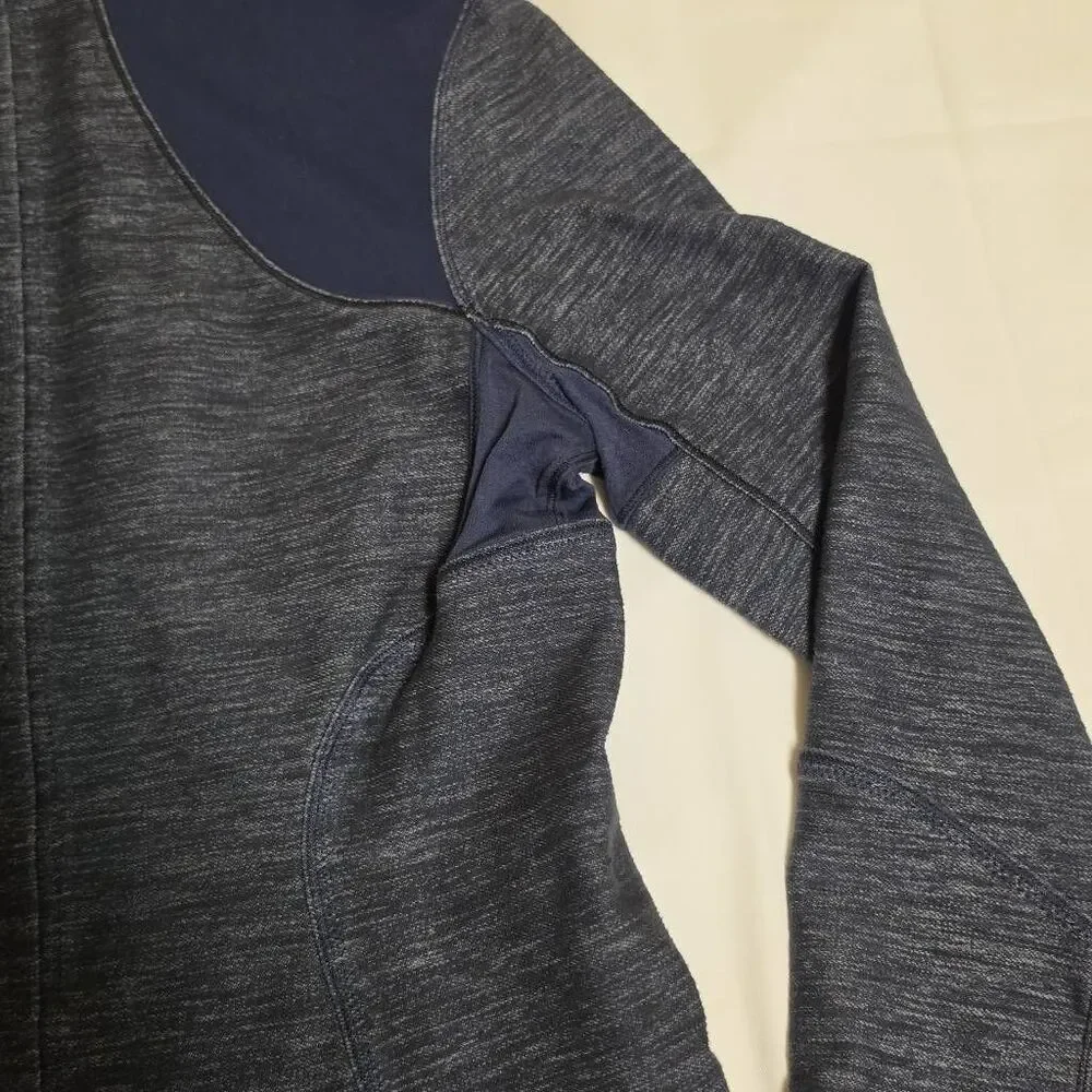 Lululemon Forme Jacket in a Slub Denim Inkwell color Size 10